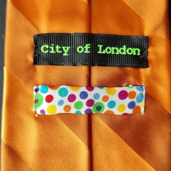 City of London | 2 toned orange 🧡 striped 100% silk tie 👔 - Picture 7 of 13